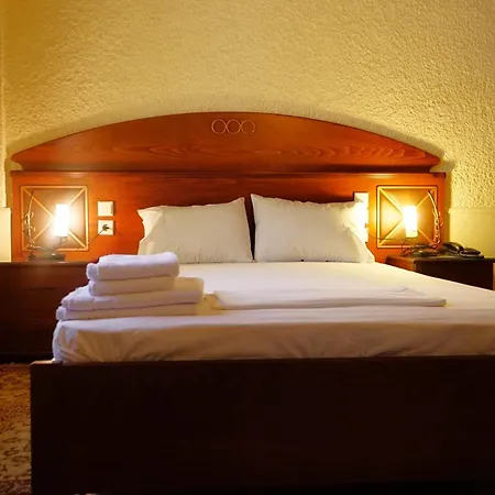 Chania Otel 3*