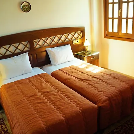Otel Chania 3*