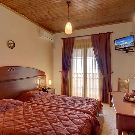 Отель Chania 3*