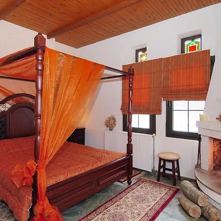 Otel Chania 3*